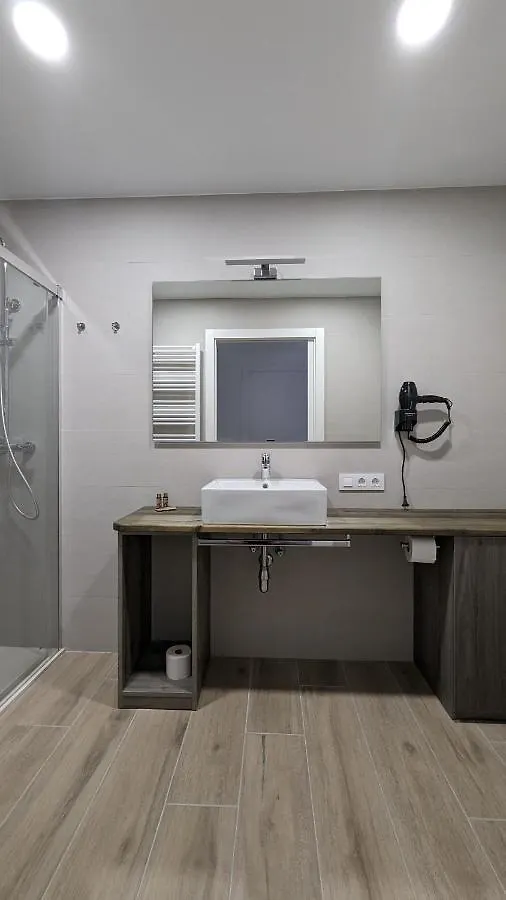 Hydros Apartment Ripoll 0*,