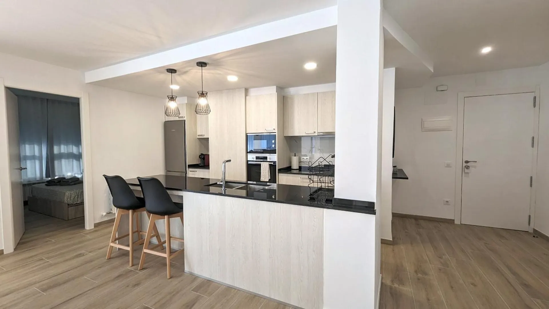 Hydros Apartment Ripoll 0*,